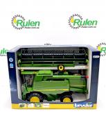 машинка іграшкова - комбайн John Deere Combine harvester T670i, 02132 (Bruder, Німеччина)